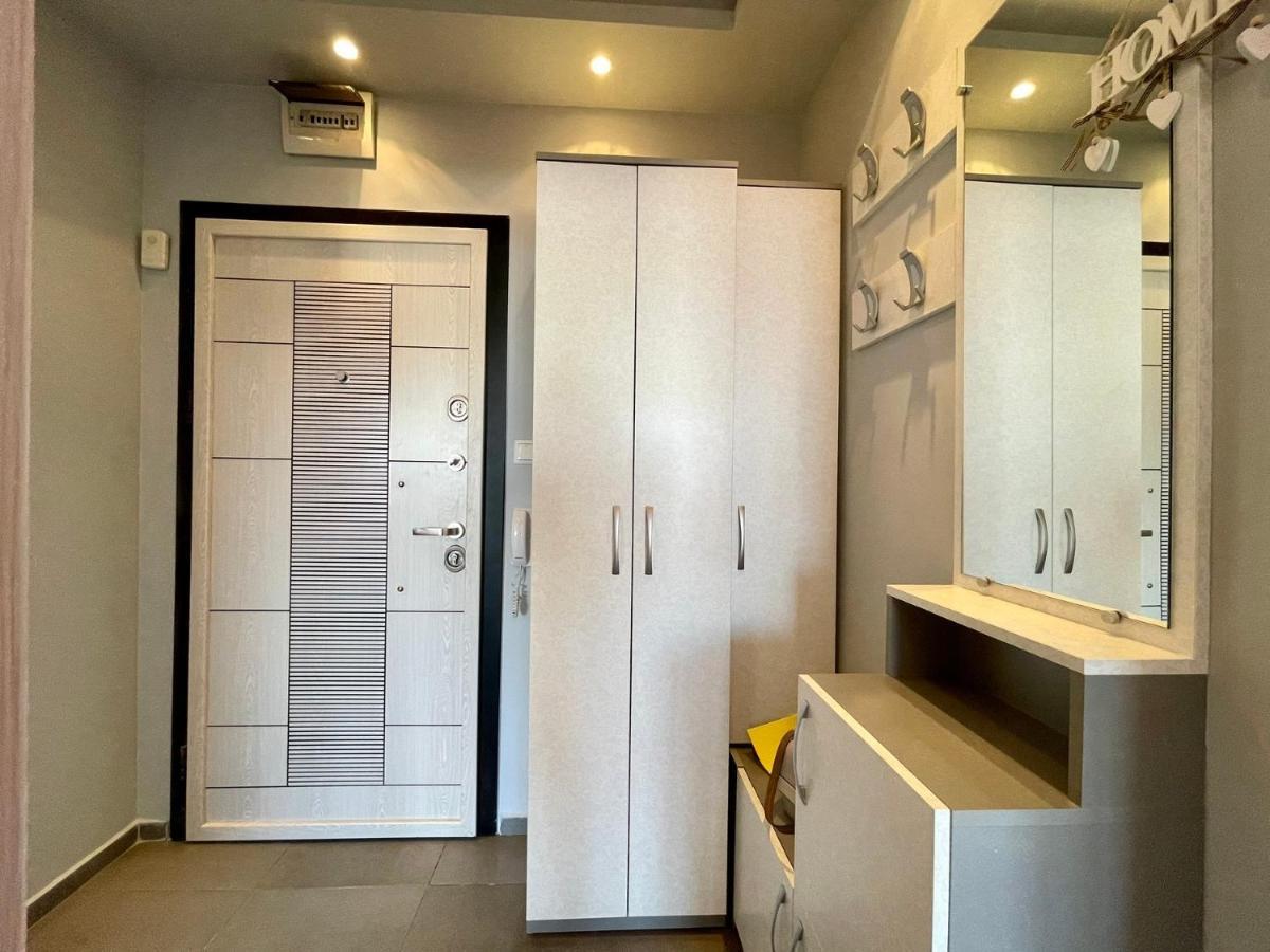 Апартамент Чаролит / Apartment Charoite Burgas Exterior foto