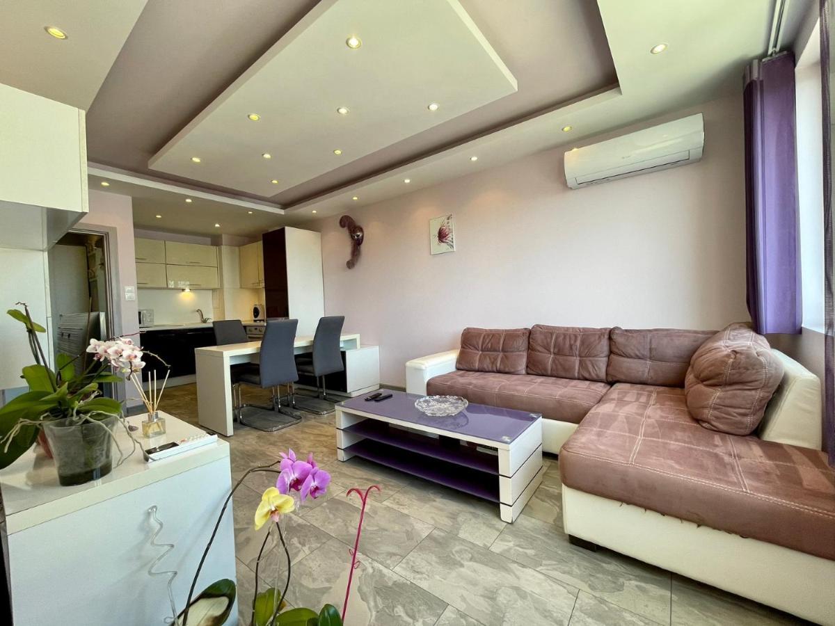 Апартамент Чаролит / Apartment Charoite Burgas Exterior foto